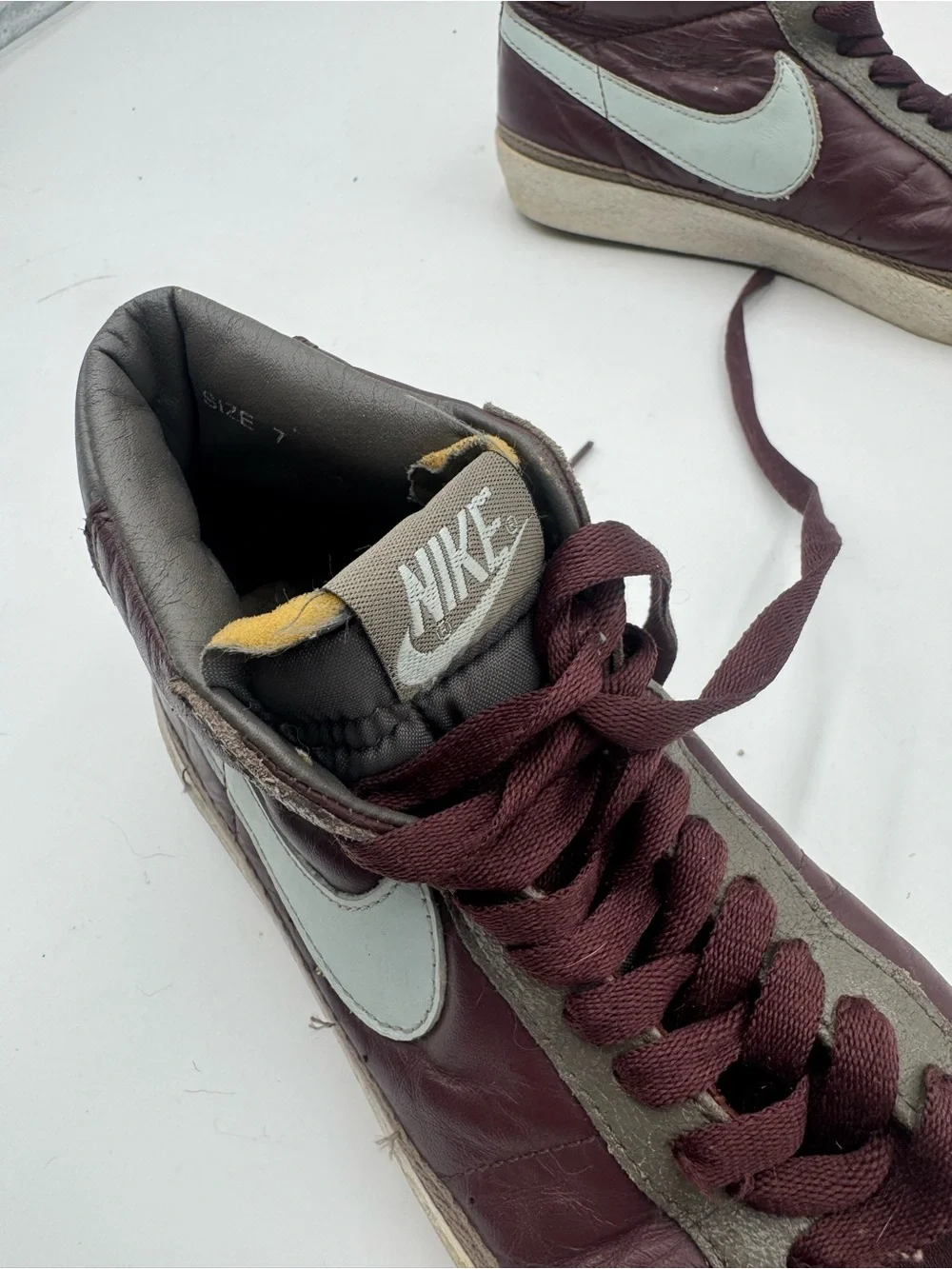Nike vintage Women’s Low-Top Sneakers in Brown with Gum Outsole